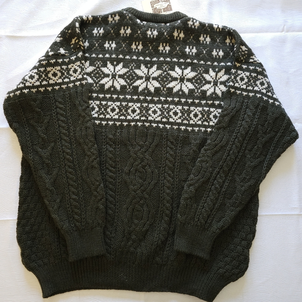 Inis Crafts Irish Merino wool fair isle Snowflake sweater - Picture 3 of 3